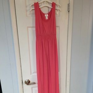 Pretty pink ankle-length maternity dress
